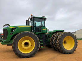 John Deere 9530 FWA/4WD Tractor - picture0' - Click to enlarge