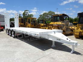 Interstate Trailers Tri Axle 28 Ton Tag Trailer ATTTAG - picture2' - Click to enlarge