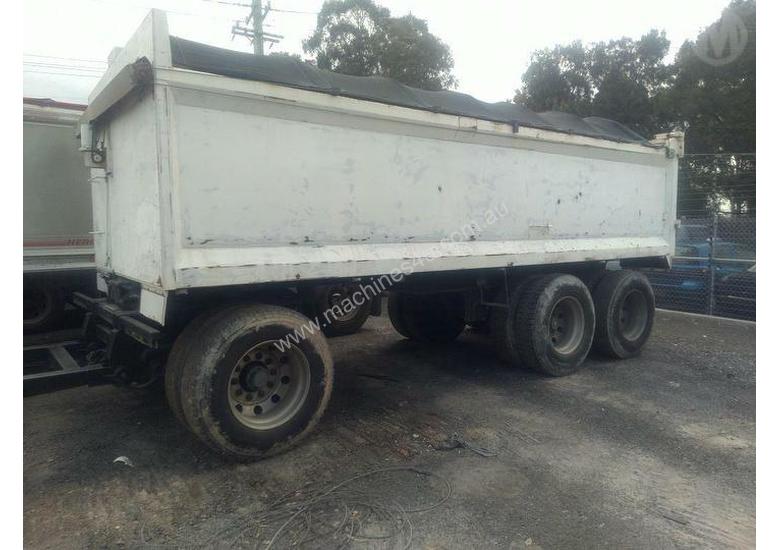 caption M&M Engineering 3 Axle