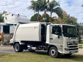 HINO WITH KYOKUTO 10.2 CUB  REAR LOADING PRESS PACK RUBBISH COMPACTOR   - picture0' - Click to enlarge