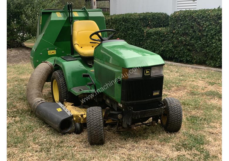 caption John deer ride on mower 415 Diesel