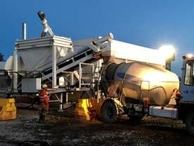 Mobile concrete batching plant - picture0' - Click to enlarge