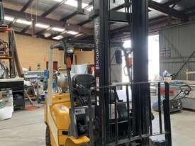 TCM 2.5 Tonne Forklift with Hydraulic Fork Positioner - picture0' - Click to enlarge