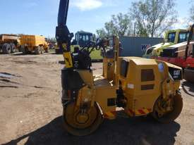 Caterpillar CB22 Twin Drum Roller - picture2' - Click to enlarge