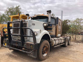 White ROAD BOSS Primemover Truck - picture1' - Click to enlarge