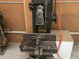 Chisel Chain Mortiser Machine - picture0' - Click to enlarge