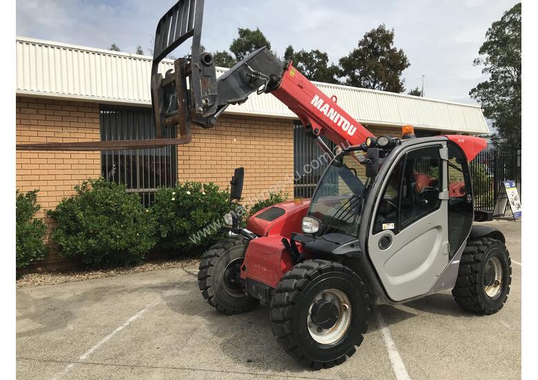 caption Manitou MT625 Telehandler