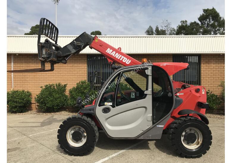 caption Manitou MT625 Telehandler