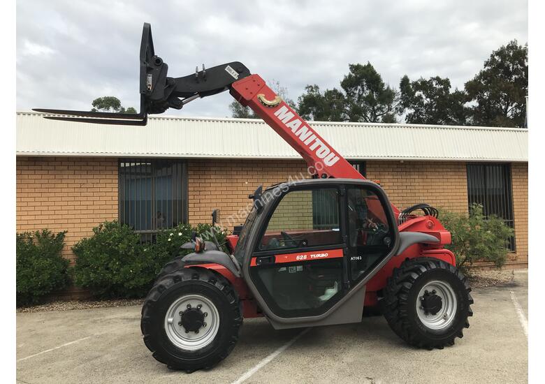 caption Manitou MVT628 Telehandler