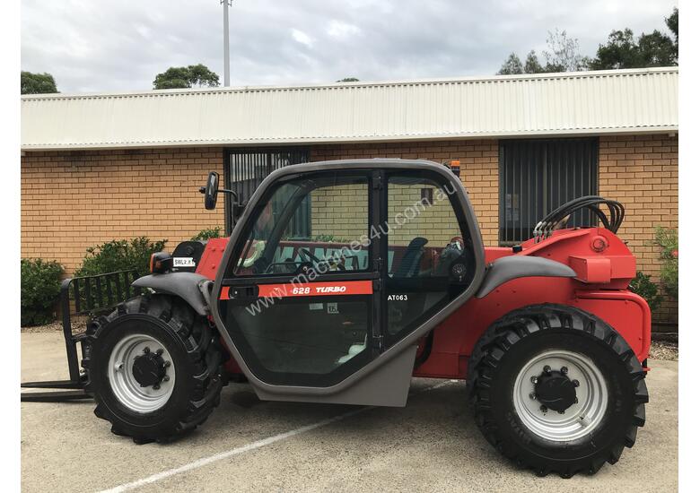 caption Manitou MVT628 Telehandler