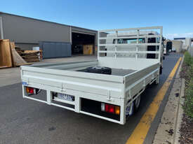 Isuzu NLR 45-150 Tray Truck - picture2' - Click to enlarge