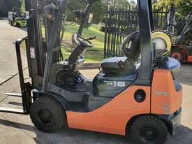 Toyota 1.8 Tonne Container Mast Forklift - picture1' - Click to enlarge