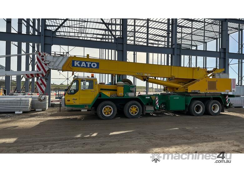 caption GLEASON CRANES 1988 KATO NK500E-III TRUCK CRANE