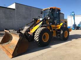 2017 JCB 426HT WHEEL LOADER - picture1' - Click to enlarge