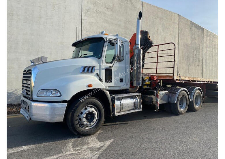 caption Mack GRANITE Primemover Truck