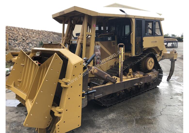 Hire 2011 CAT D8T CAT D8T c w 24FT DI RAKE CANOPY CUTTERBAR FOR DRY