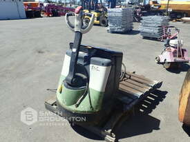 CROWN 2 TONNE ELECTRIC PALLET TROLLEY - picture1' - Click to enlarge