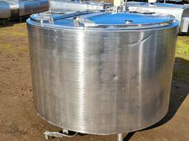 1,580lt STAINLESS STEEL TANK, MILK VAT - picture0' - Click to enlarge