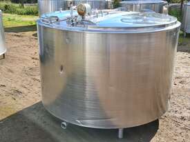 1,580lt STAINLESS STEEL TANK, MILK VAT - picture2' - Click to enlarge