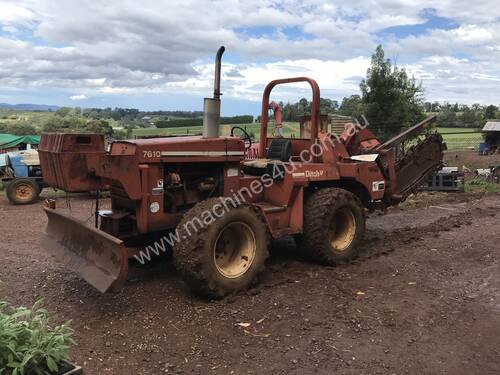 Ditch witch 7610 trencher