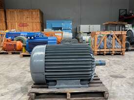 150 kw 200 hp 6 pole 990 rpm 415 volt Foot Mount 315 frame POPE AC Electric Motor Reconditioned Used - picture0' - Click to enlarge