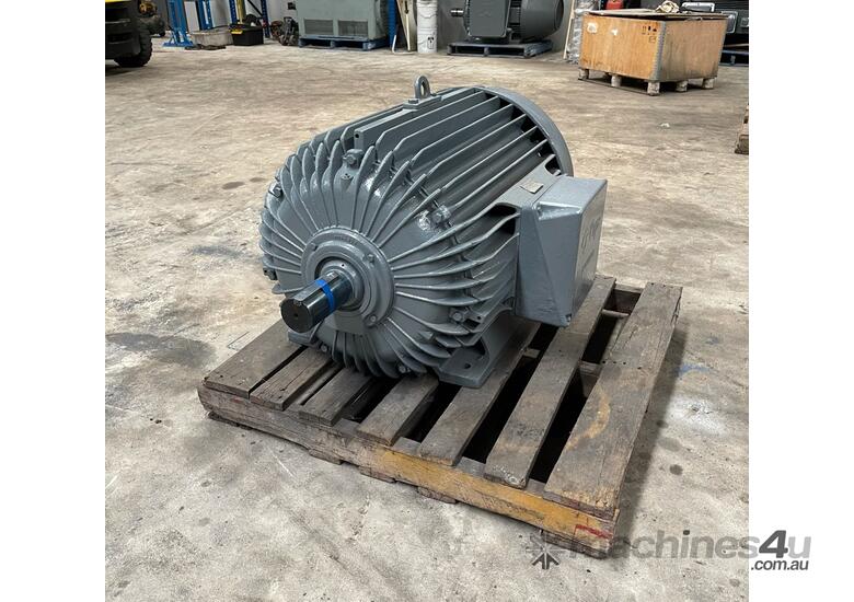 Used pope 150 kw 200 hp 6 pole 990 rpm 415 volt Foot Mount 315 frame