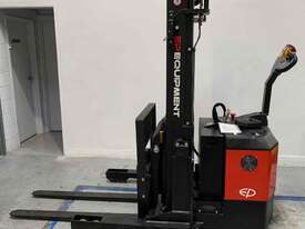 EP walkie reach stacker - picture0' - Click to enlarge