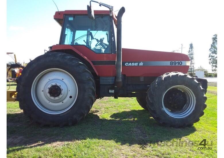 caption Combo Tractor and bin