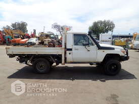 2011 TOYOTA LANDCRUISER VDJ79R 4X4 SINGLE CAB TRAY BACK UTE - picture0' - Click to enlarge