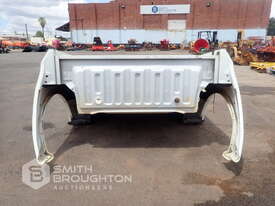 MITSUBISHI TRITON WELL BODY - picture2' - Click to enlarge