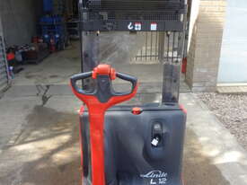 Linde L12 - Electric Walkie-stacker 2012 - Hire - picture1' - Click to enlarge
