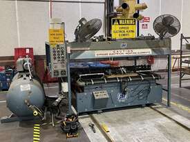 Vacuum Forming Machine  - picture0' - Click to enlarge