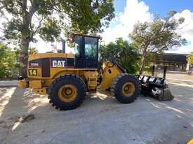 CAT 930G Loader - picture0' - Click to enlarge