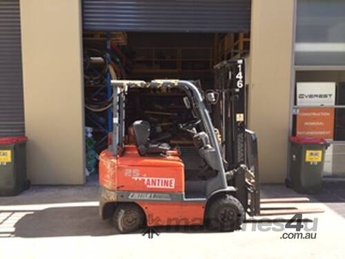 Used Toyota 2 Tonne Electric Forklift