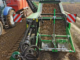 AVR Lynx Two Row Elevator Harvester - picture0' - Click to enlarge