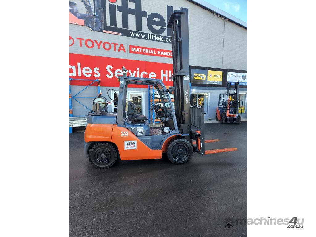 Used 2014 Toyota TOYOTA 8FG40N FORKLIFT Counterbalance Forklifts in