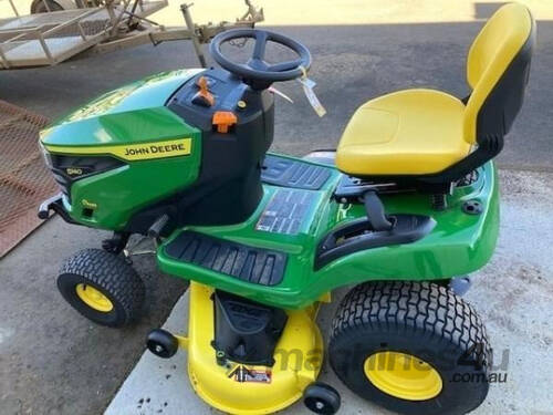 John Deere S140 Standard Ride On Lawn Equipment