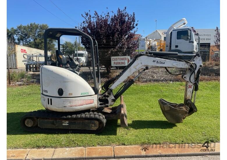 Used 2008 Bobcat 425 Excavator in , Listed on Machines4u