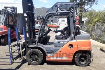 ACTIVE FORKLIFTS - BIG SALE!!! Toyota 4.5 ton forklift 4.5m mast side shift twin pallet handler encl