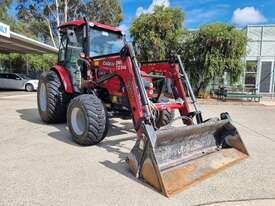 Case IH Farmall 60B Tractor - picture1' - Click to enlarge