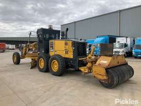 2011 Komatsu GD555-5 - picture2' - Click to enlarge