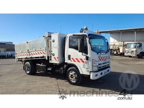 Isuzu NPR400