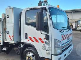 Isuzu NPR400 - picture0' - Click to enlarge