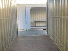 20' High Cube, Container No: RWTU 9641037, Cargo Worthy, Built In July 2006, No Viewing Available,*S - picture2' - Click to enlarge