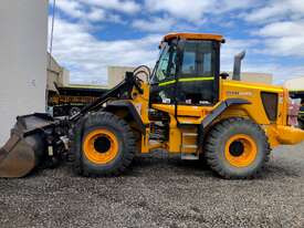 JCB 426HT Wheel Loader - picture0' - Click to enlarge