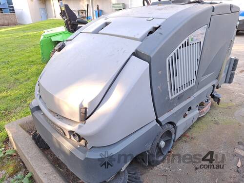 Nilfisk CS7010 LPG combination sweeper scrubber (Selling as is)