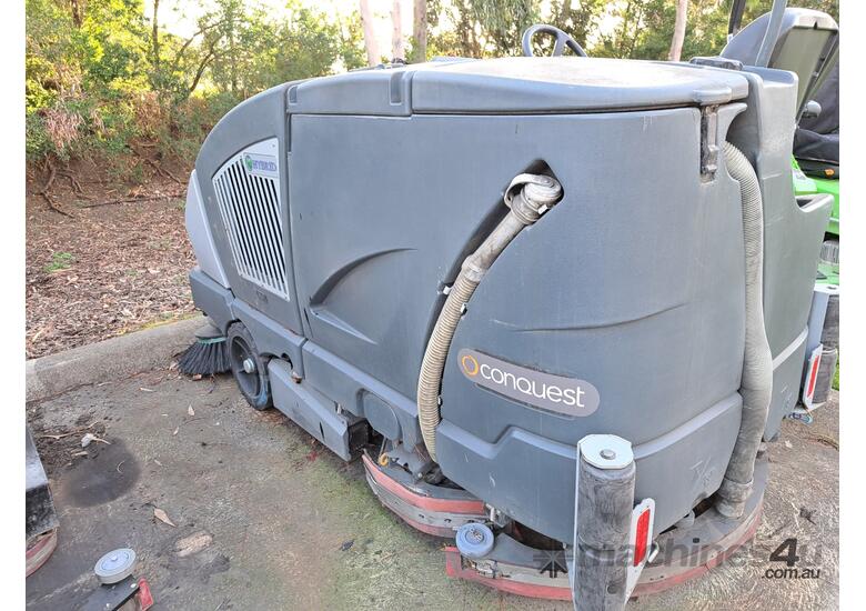 Used nilfisk Nilfisk CS7010 LPG combination sweeper scrubber Selling as