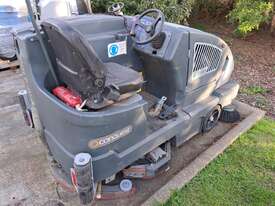 Nilfisk CS7010 LPG combination sweeper scrubber (Selling as is) - picture2' - Click to enlarge