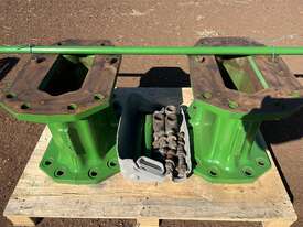 John Deere Header Extension Kit - 4m Extension - picture0' - Click to enlarge