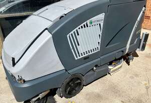 Nilfisk CS7010 LPG combination sweeper/scrubber Nilfisk CS7010 LPG combination sweeper/scrubber